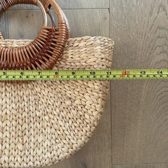 Top Handle Woven Straw Summer Tote Bag - Picture 10 of 11